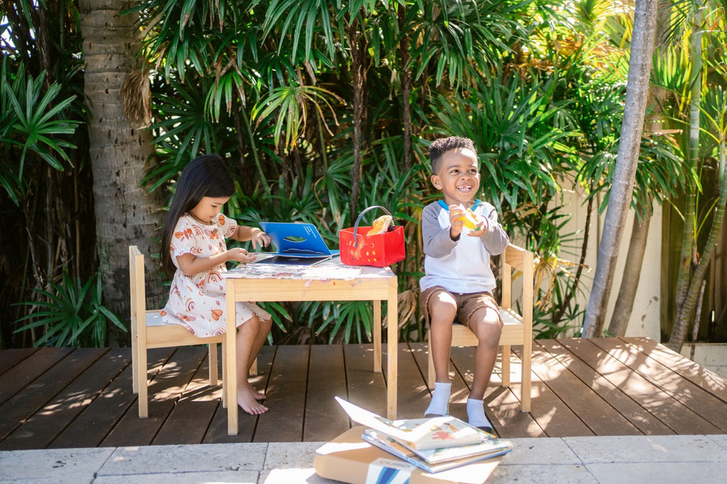 Let's dive into the age-old debate: reading vs. screen time.